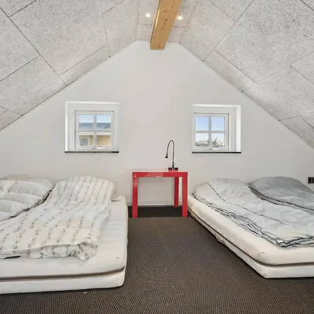 1 Bedroom Cozy In